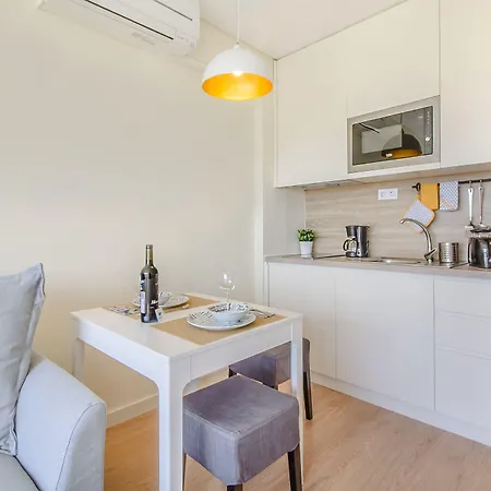 Апартаменты Trindade Flat With A Great View Порту