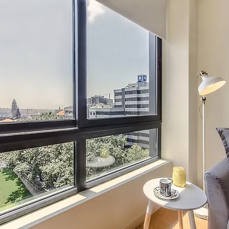 Апартаменты Trindade Flat With A Great View Порту